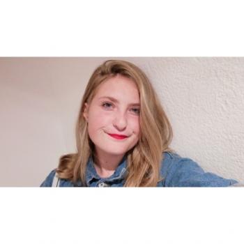 Baby-sitter in Chartres: Leslia