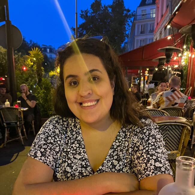 Babysitter in Paris: Pâmela