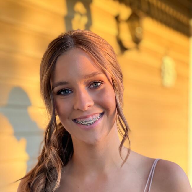 Babysitter in Longford: Isabella