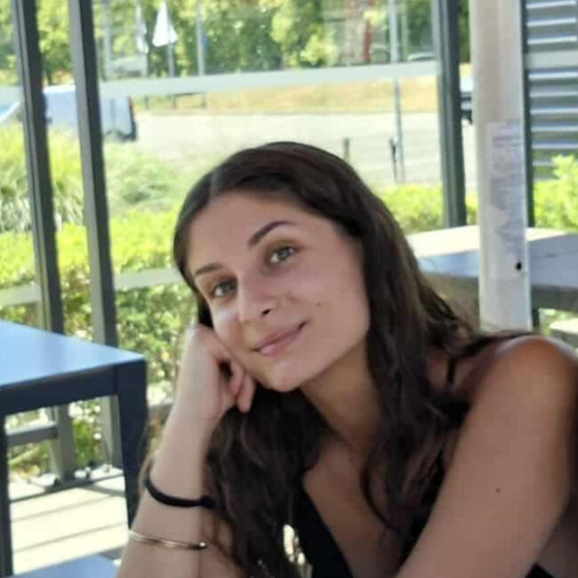 Babysitter in Bordeaux: Pauline