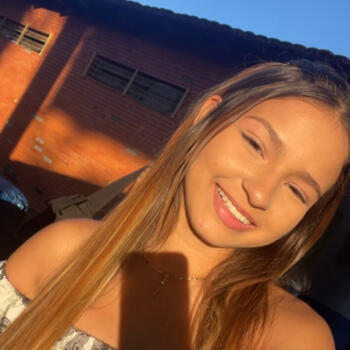 Babysitter Goiânia: Tia Julia