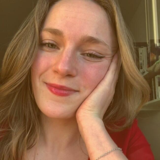 Babysitter in Bordeaux: Eva