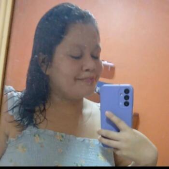 Babysitter in Ananindeua: Sarah