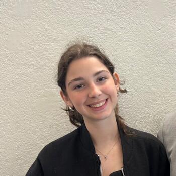 Babysitter in Puteaux: Théa