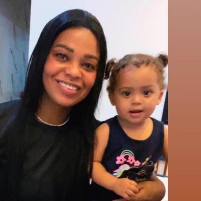 Babysitter in Santo André: Neia