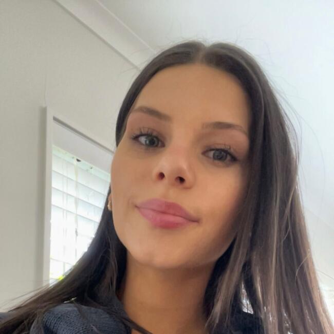 Babysitter in Tauranga: Eva