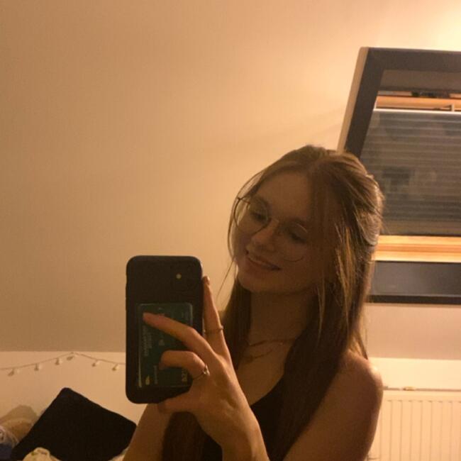 Babysitter in Roeselare: Caro