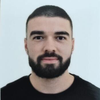 Babysitter in Alcalá de Henares: Adrian