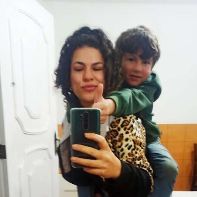 Babysitter in Poços de Caldas: Sheila