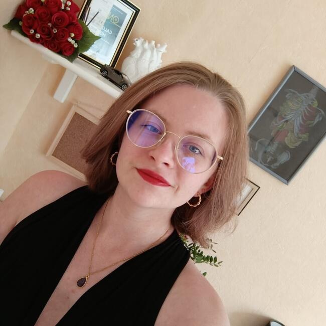 Babysitter in Boulogne-Billancourt: Amandine