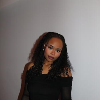 Baby-sitter in Chutes Niagara: Alyse