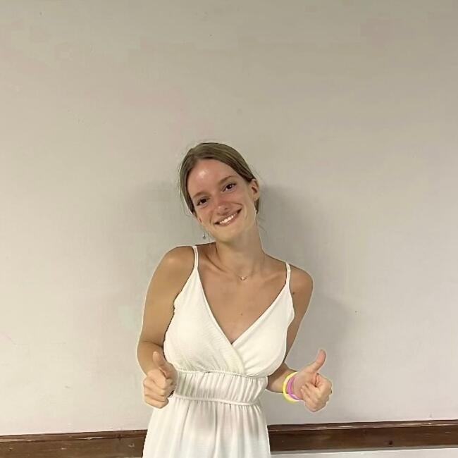 Babysitter in Sequedin: Clara