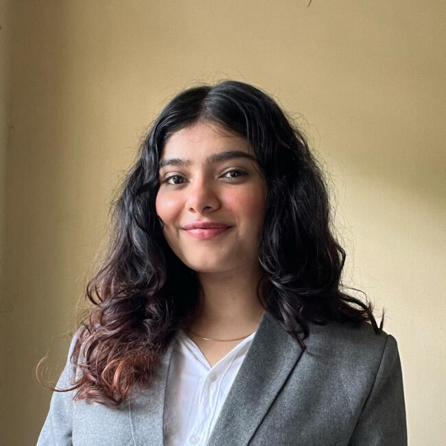 Babysitter in Mont-Saint-Aignan: Utkarsha