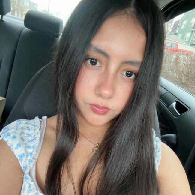 Babysitter in Hartford: Adriana