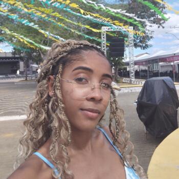 Babysitter in Lauro de Freitas: Sandy