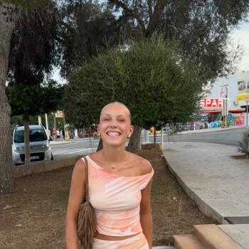 Babysitter in Angers: Ambre
