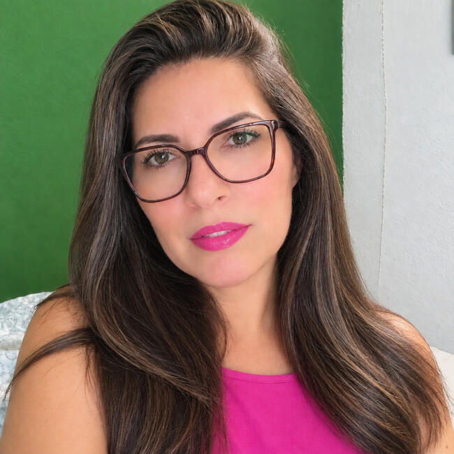 Babá em Ilhabela: KARINA