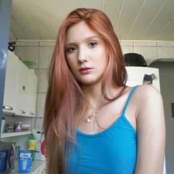 Babysitter Aparecida de Goiânia: Kamila