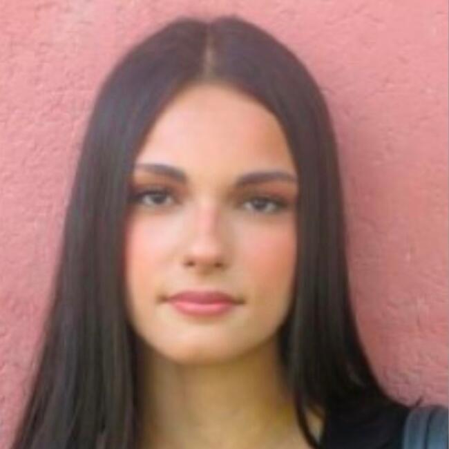 Babysitter in Villefranche-sur-Saône: Sarah