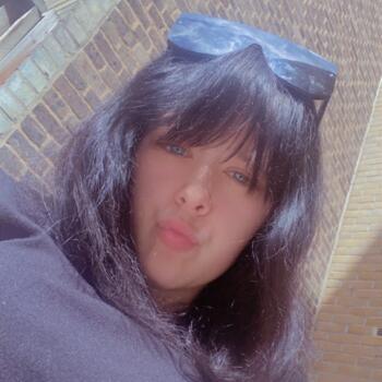 Babysitter in London: Louise