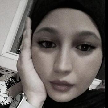 Babysitter in Zawyat an Nwaçer: Ikram