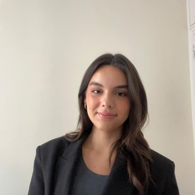 Babysitter in Paris: Pauline