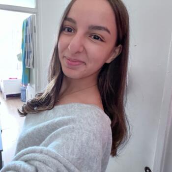 Babysitter London: Zaynab