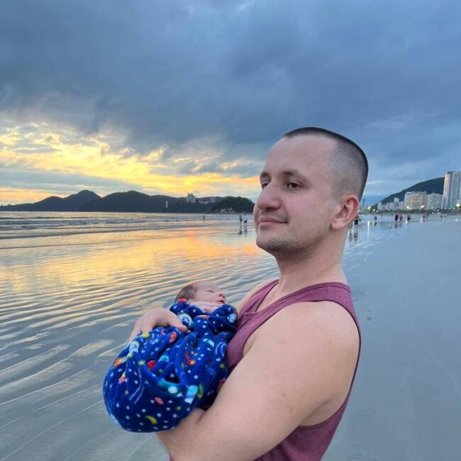 Babysitting job in Santos: Aleksandr