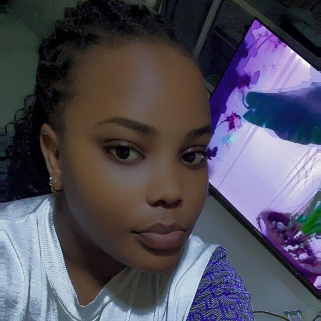 Nanny in Sharjah city: Khadija