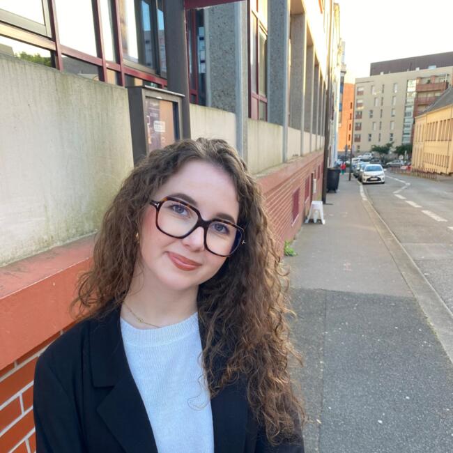 Babysitter in Amné: Lola