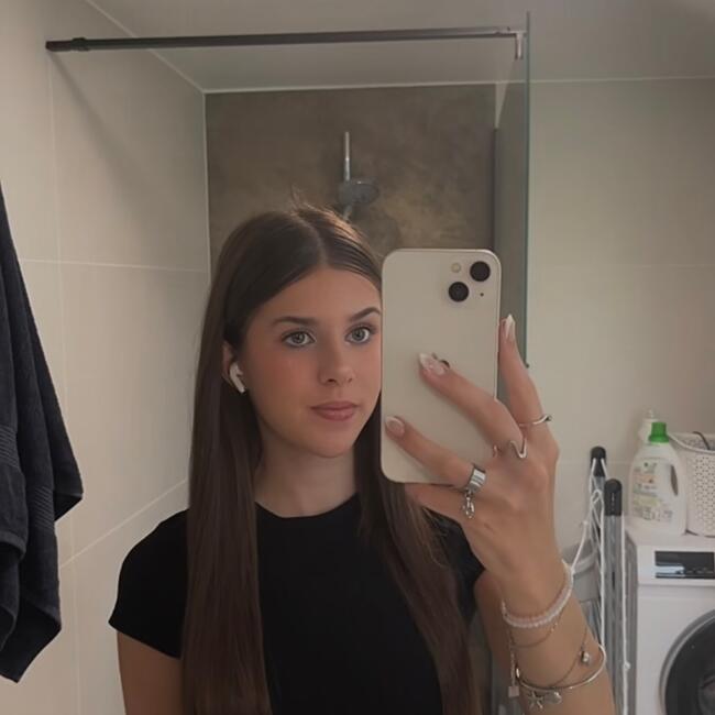 Babysitter in Annecy: Alice