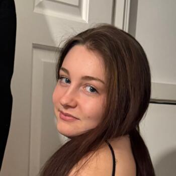 Babysitter in Corby: Lexi