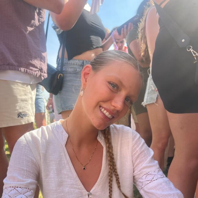 Babysitter in Port Macquarie: Claire