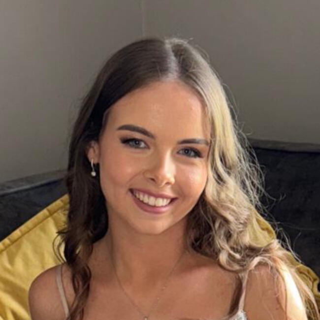 Babysitter in Dundalk: Rachel