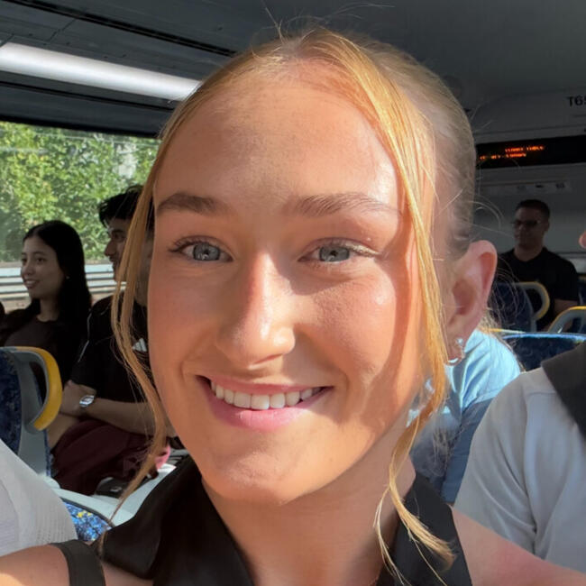 Babysitter in Sydney: Robyn