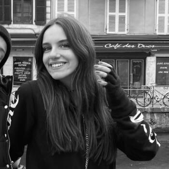 Baby-sitter in Caluire-et-Cuire: Léa