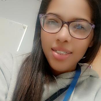 Babysitter in Bridgewater (Massachusetts): Mina