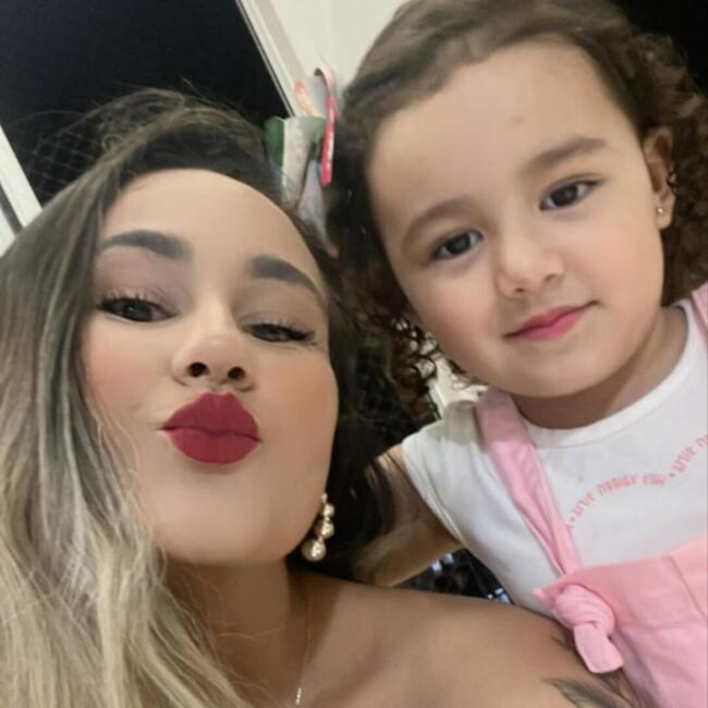 Babysitter in Valparaíso de Goiás: Katline