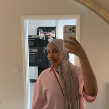 Babysitter in London: Lina
