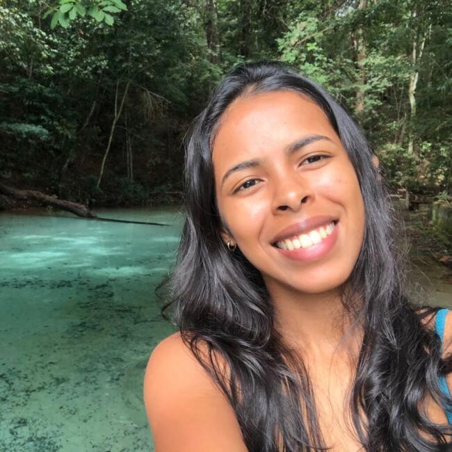 Babysitter in Brasília: Tamires