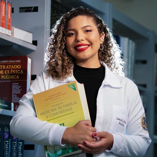 Babysitter in Angra dos Reis: Laura