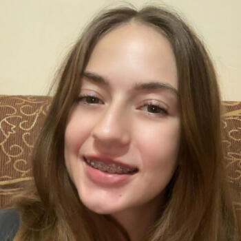 Babysitter in Vlăhiţa: Laura