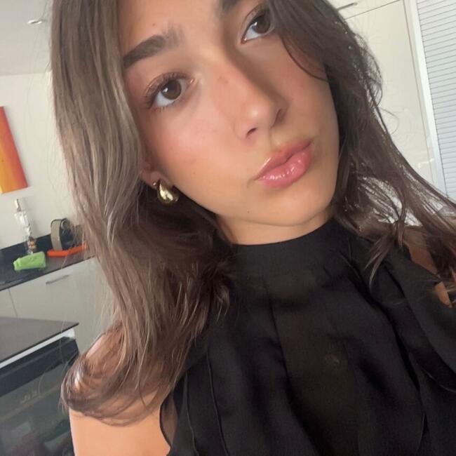 Babysitter in La Roche-sur-Foron: Charlotte