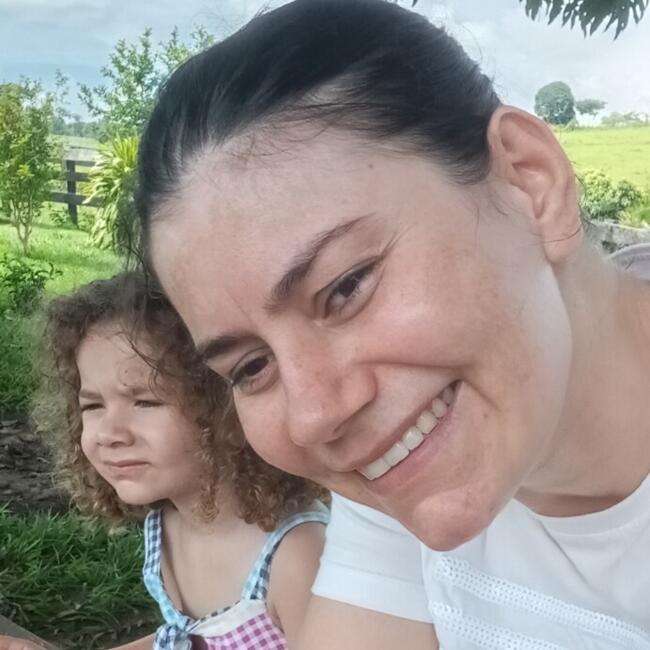 Emprego de babá em Primavera do Leste: Marcileni