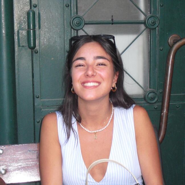 Babysitter in Granada: Nyah