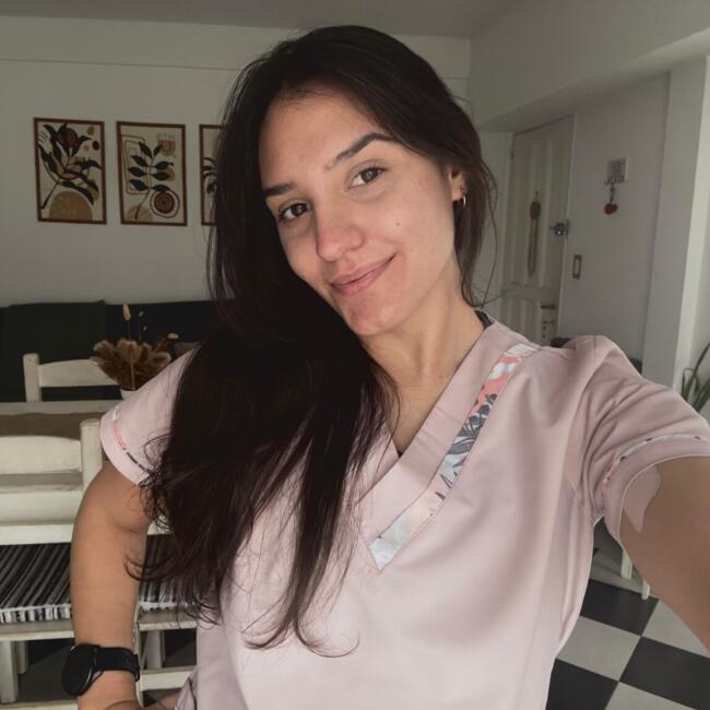 Babysitter in La Plata: Camila