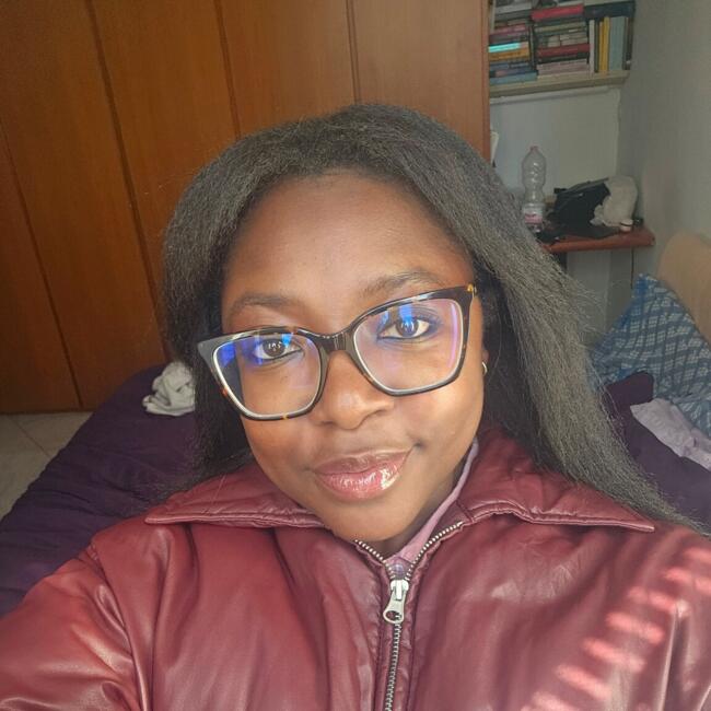 Baby-sitter à Levallois-Perret: Yasmine
