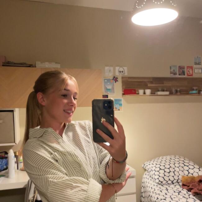 Babysitter in Leuc: Lucie
