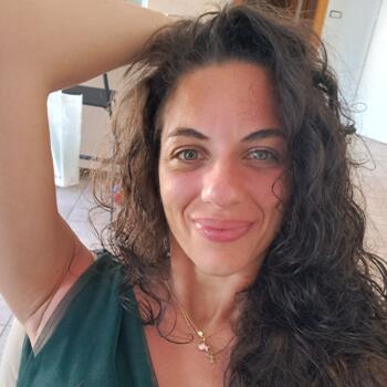 Babysitter στην περιοχή Νάπολη: Ilaria