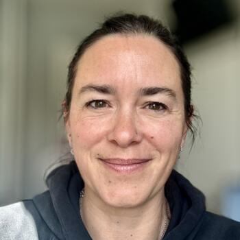 Babysitter in Bordes: Véronique